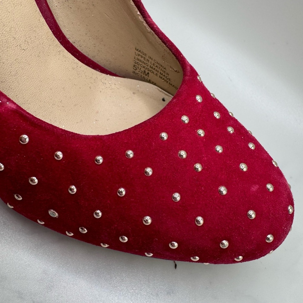 INC Red heels Perfect for the Holidays 5 1/2 - Picture 6 of 6